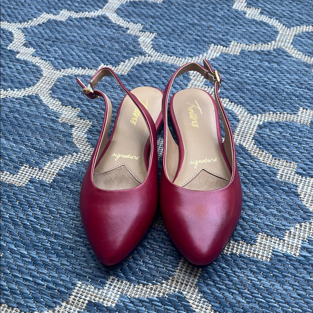 brand new-never worn-Trotters Brand Easy Street Burgundy Slingback Flats
